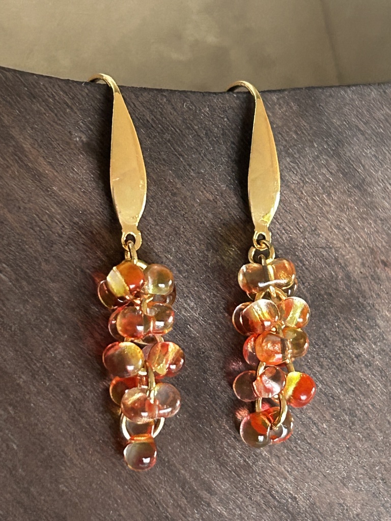 ファルファーレビーズのピアス 黄×赤