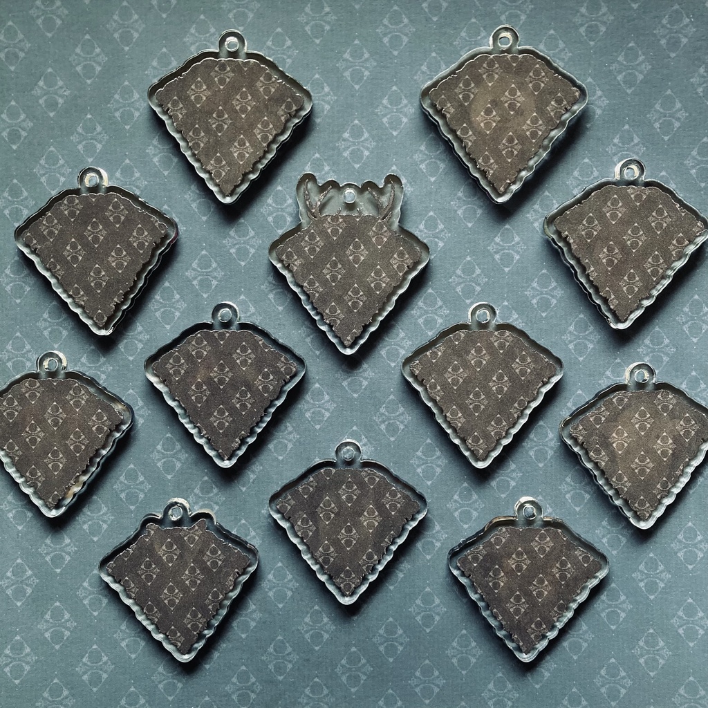 elephant × aquamarine 《3月》アクリルキーホルダー