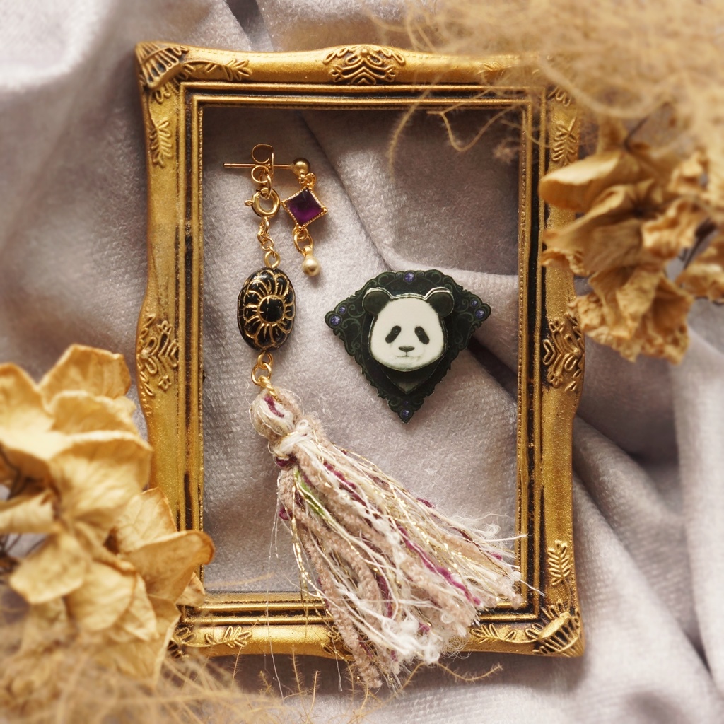 【1点限り】panda × amethyst 《2月》ハンドメイドピアス　コンバーター付き