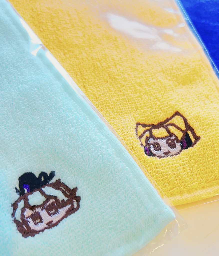 みこ・とじこ 刺繍ハンカチ
