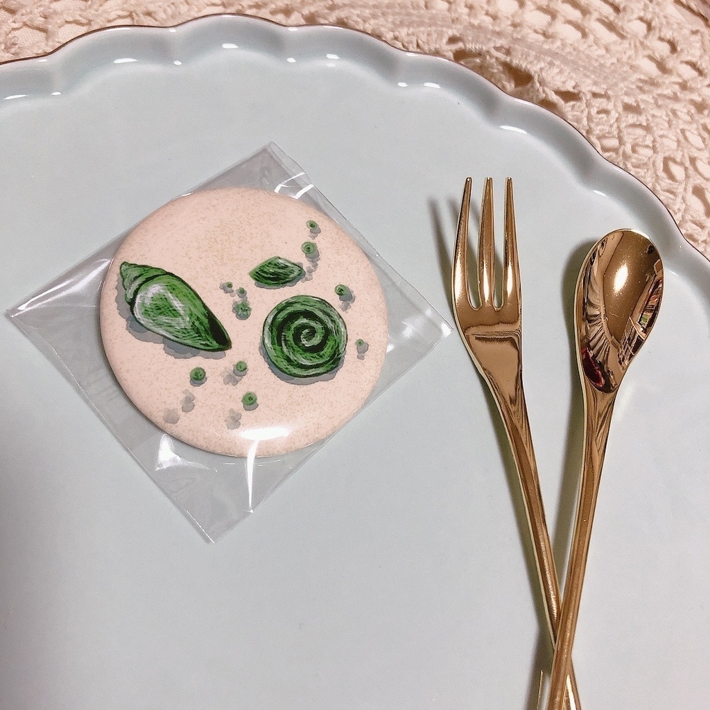 貝殻缶バッジ