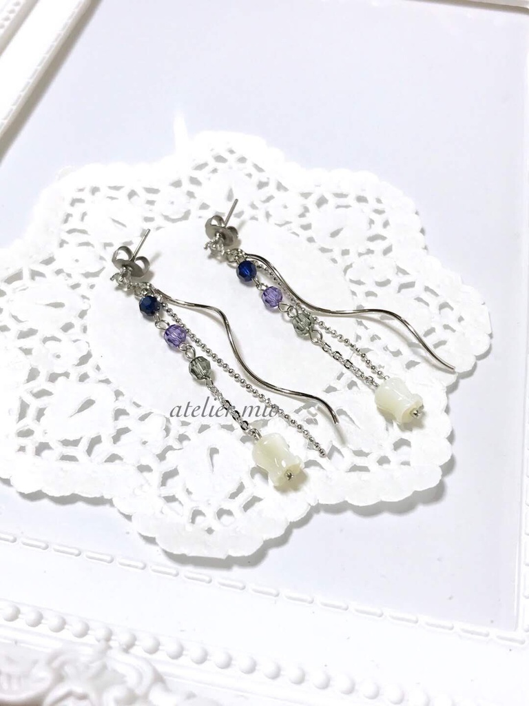 青江派 すずらんとスワロフスキーの耳飾り