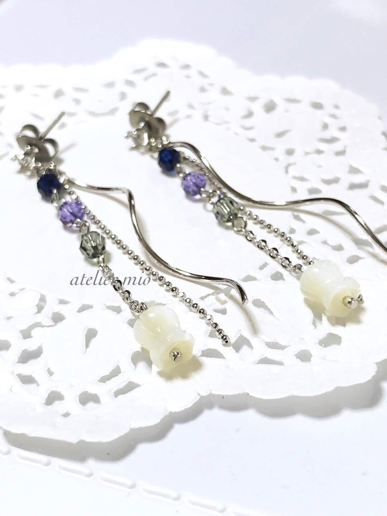 青江派 すずらんとスワロフスキーの耳飾り