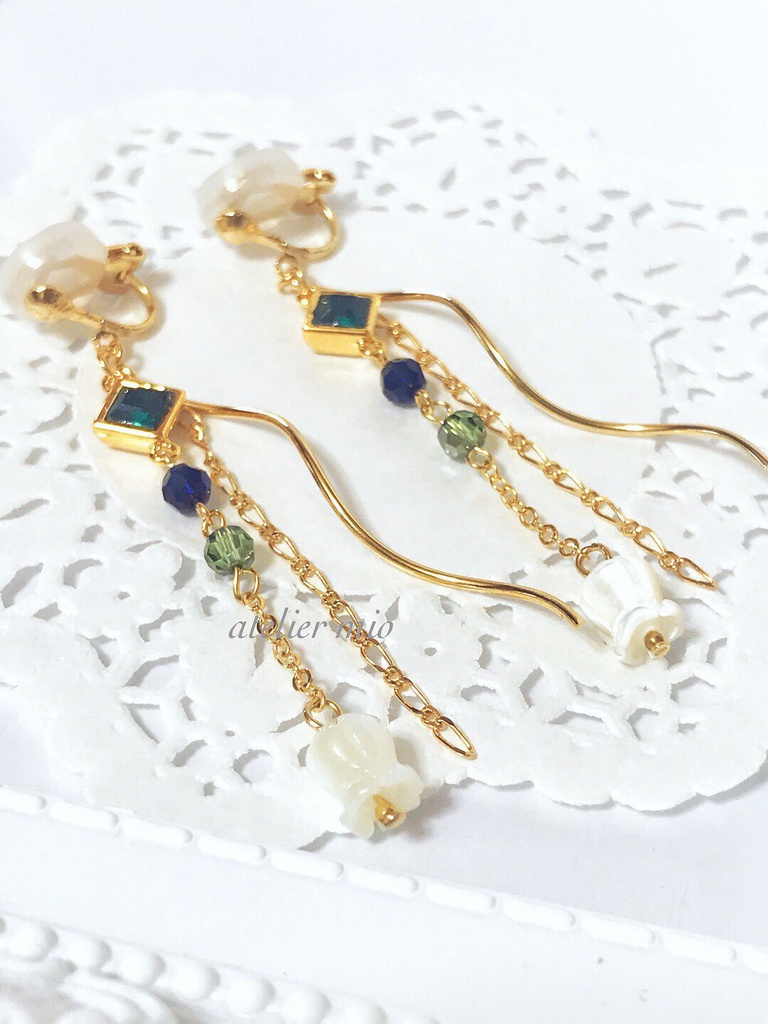 青江派 すずらんとスワロフスキーの耳飾り