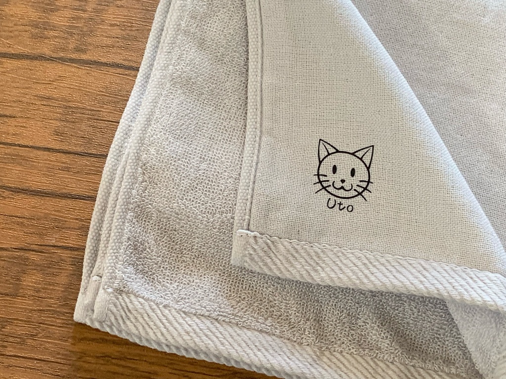 【塔乃うとグッズ】メンシ猫のフェイスタオル