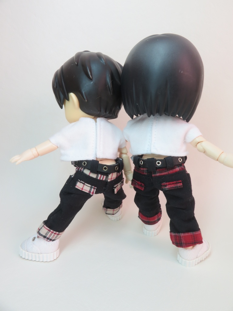 【黒×チェックのパンツ】ベルト付き:オビツ11 ねんどろいどどーる