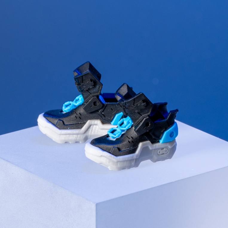 UCテックスニーカー