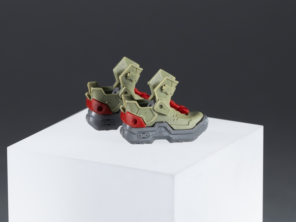 UCテックスニーカー