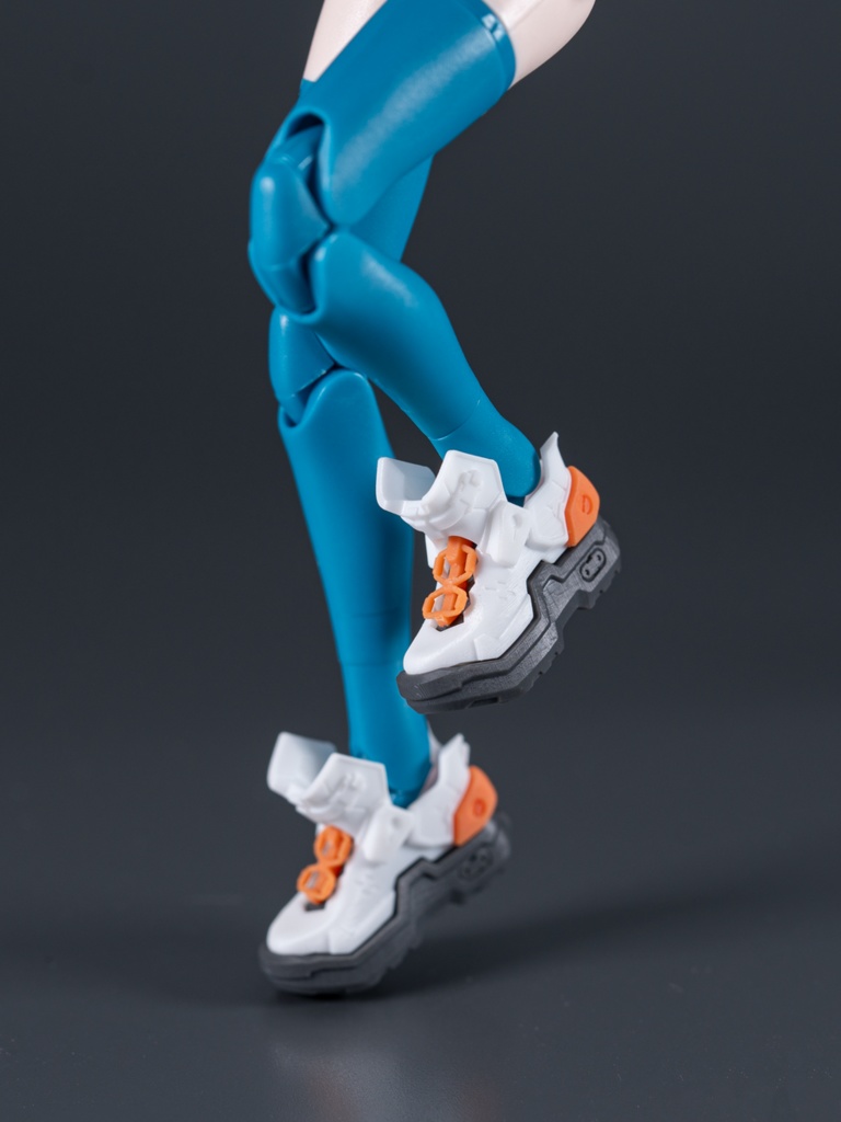 UCテックスニーカー