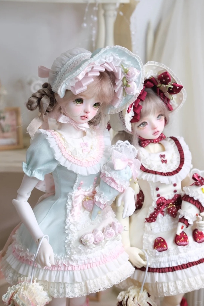 「受注」꒰いちごパフェ🍓꒱「1/6・1/4ドール服」