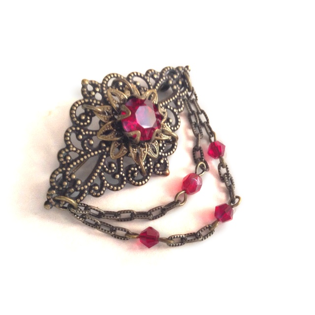 エレメントジュエルのブローチ