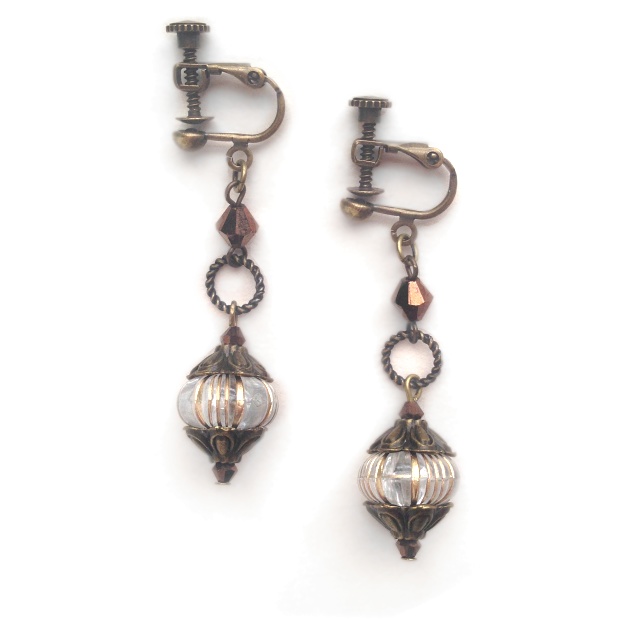 アンティークランプのイヤリング