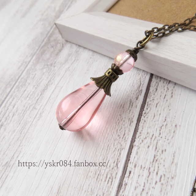 【FANBOX支援感謝プレゼント企画品】桜色の小瓶ペンダント