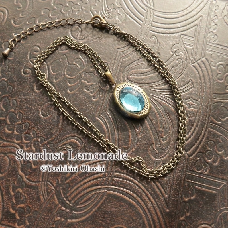 或る思い出の色 ロケットペンダント