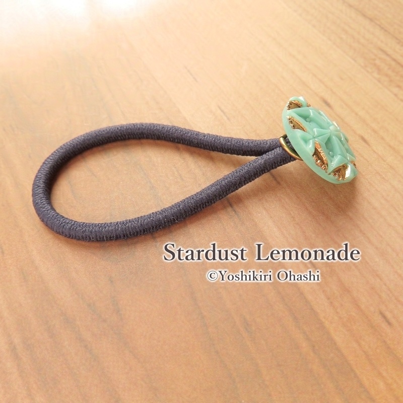 翡翠色のキルト チェコガラスボタンのヘアゴム