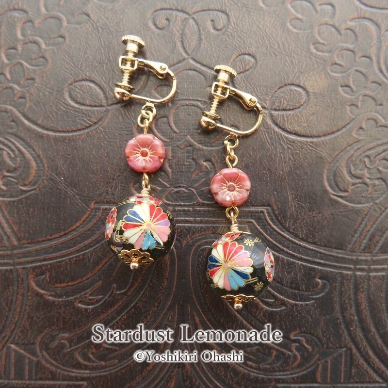 花てまりの耳飾り 黒