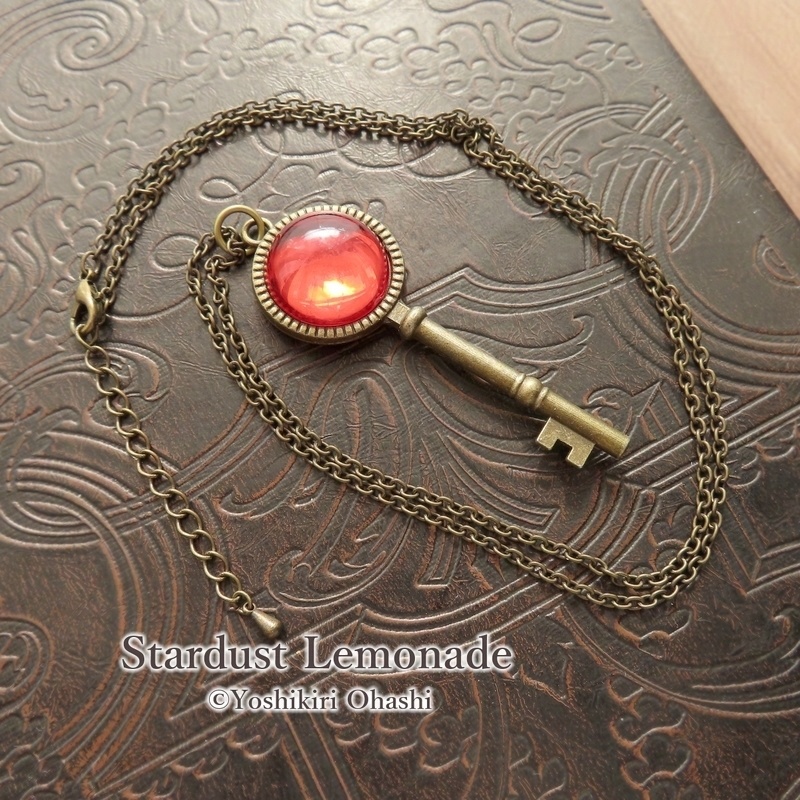 遺跡の鍵のペンダント
