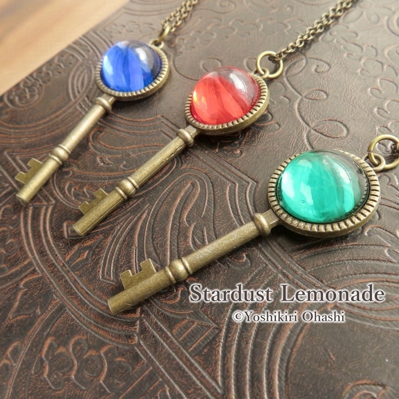 遺跡の鍵のペンダント