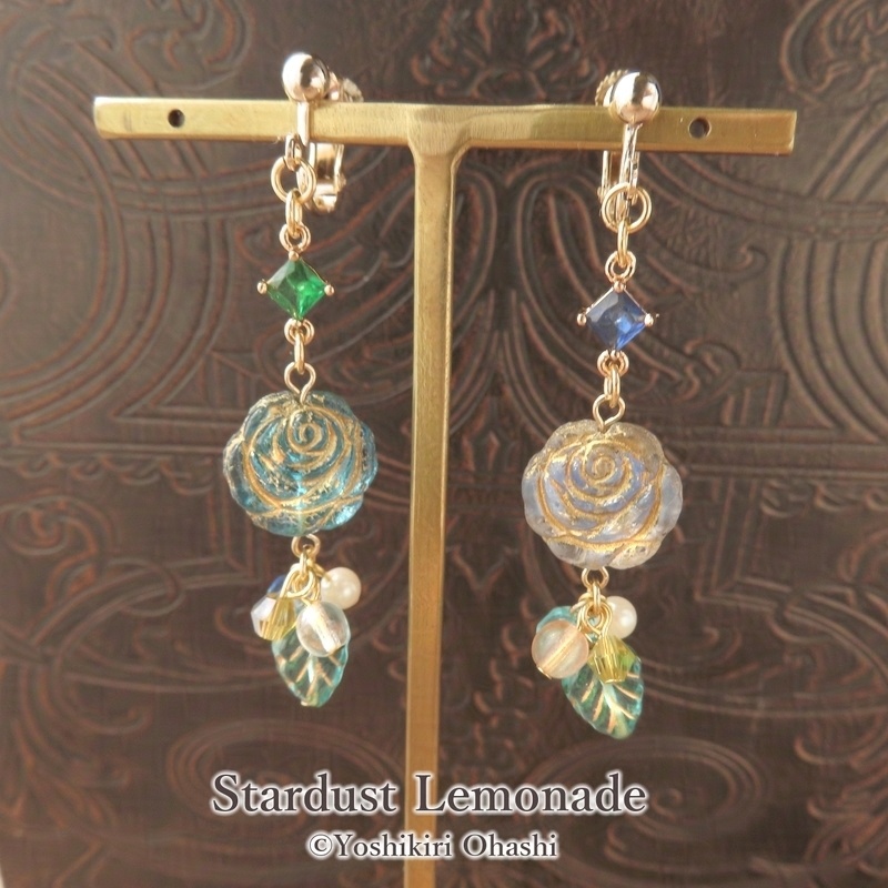 青薔薇の耳飾り