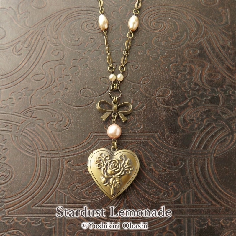 薔薇のロケット ネックレス