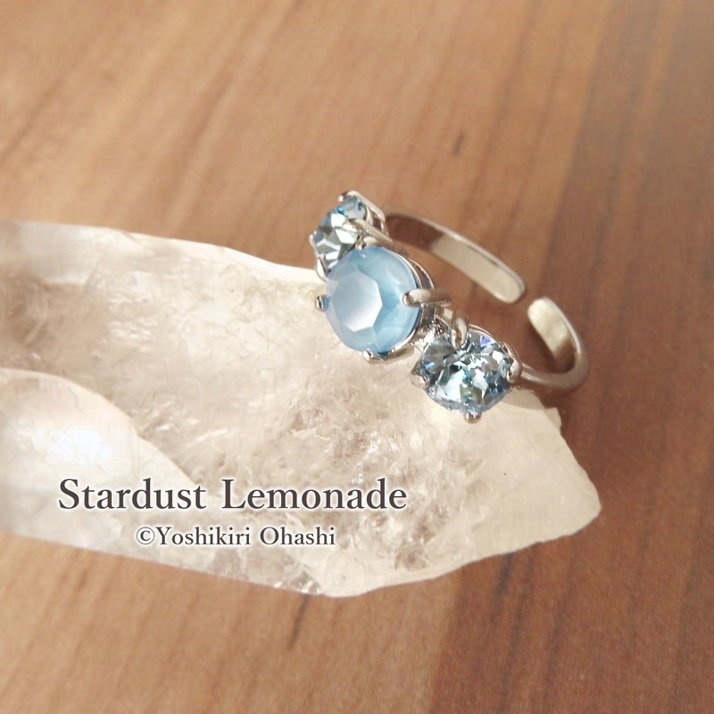 氷の宝石のリング