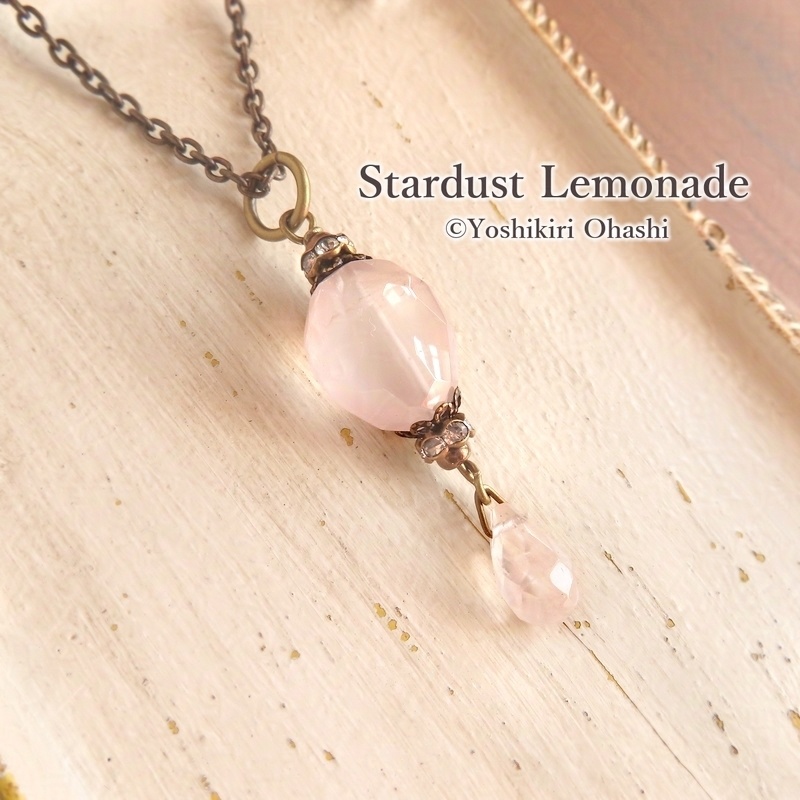 守り石の首飾り　薔薇水晶