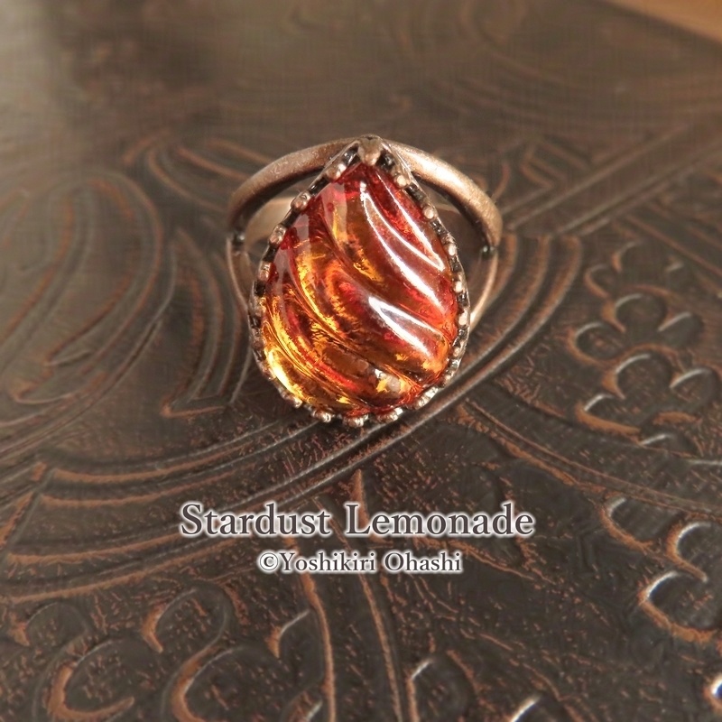 蜂蜜色の雫の指輪