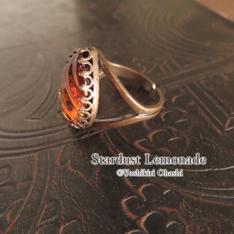 蜂蜜色の雫の指輪