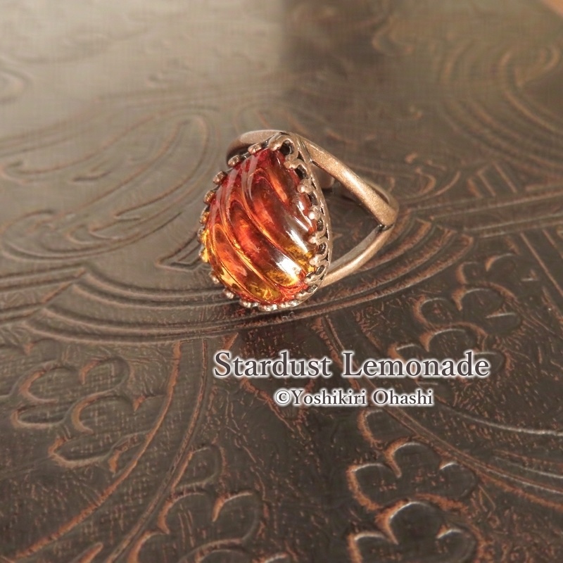 蜂蜜色の雫の指輪