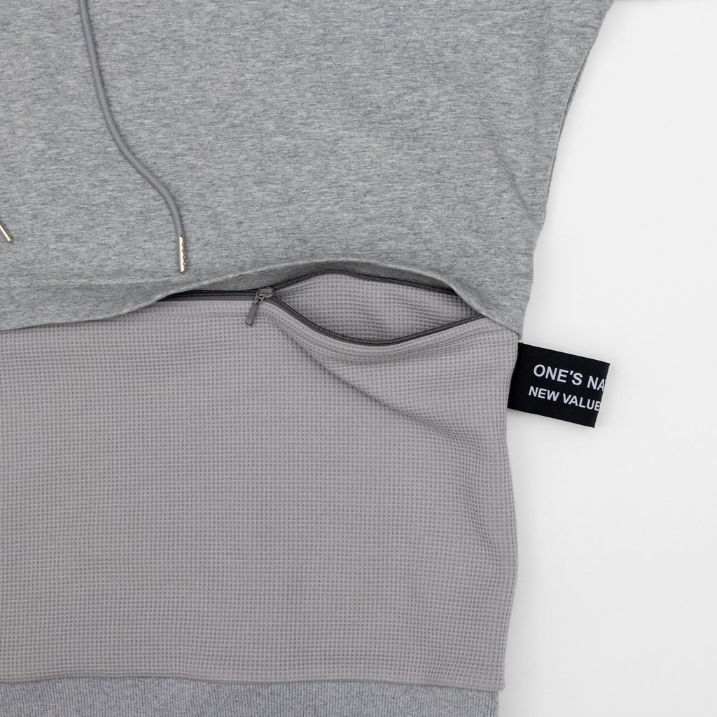 Laceup Pullover(レースアッププルオーバー)