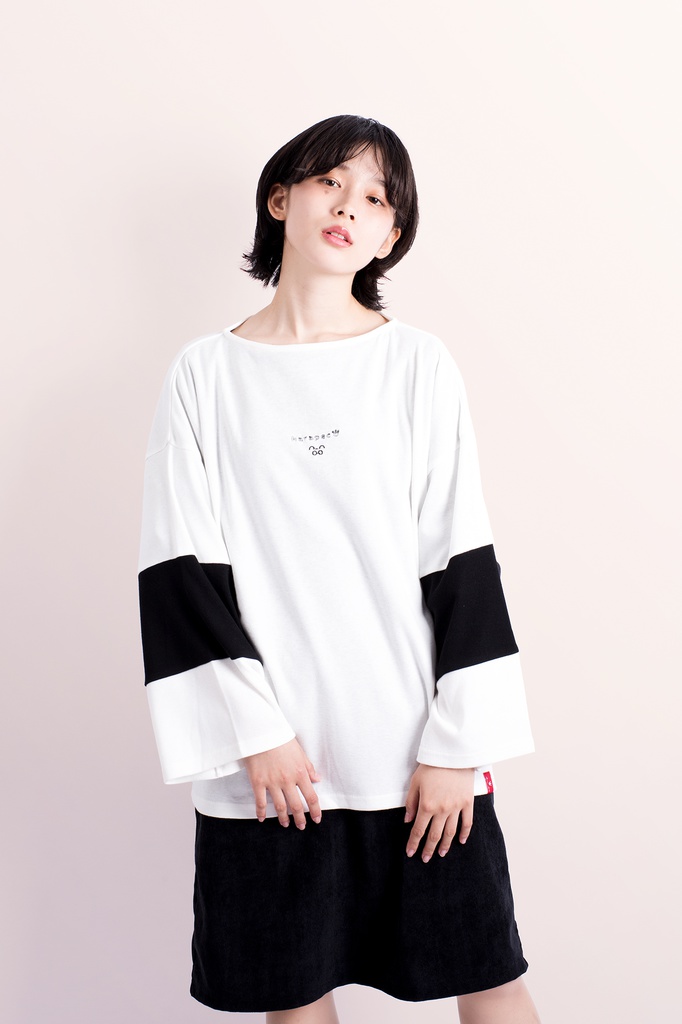 刺繍ロゴワイドT