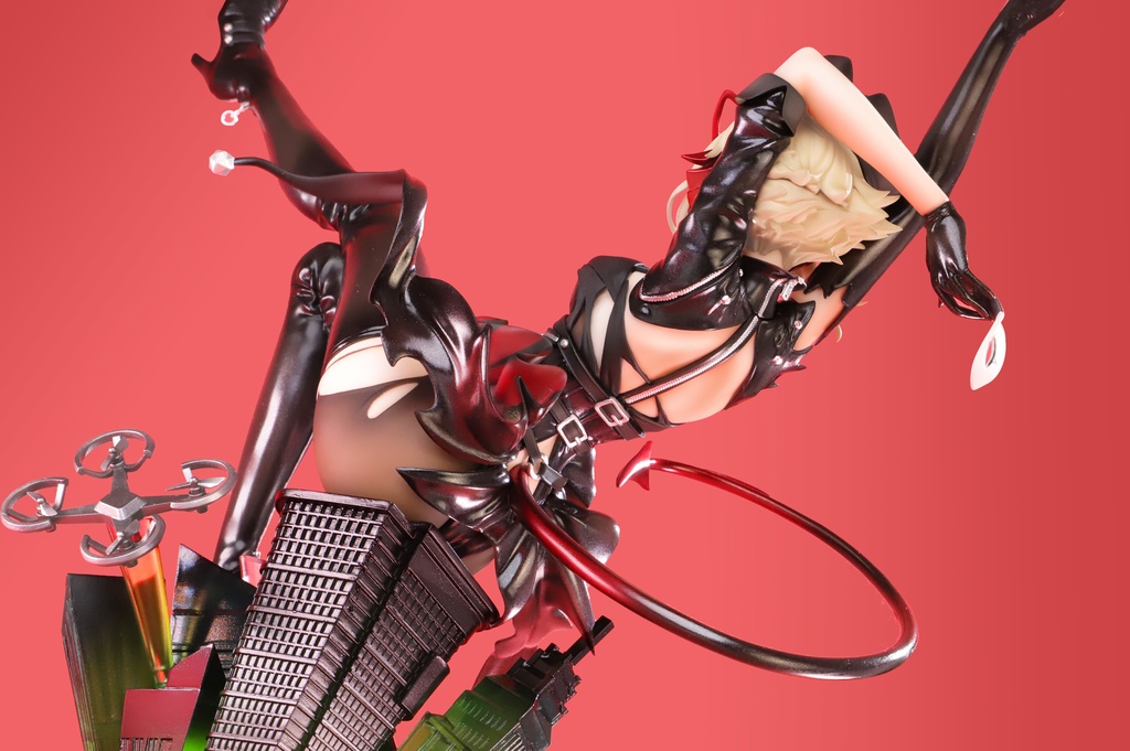 W 「× WANTED ×」スケールレジンキット