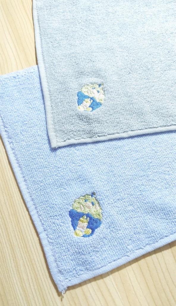やまださんともっふるの刺繡タオルハンカチ【水色】