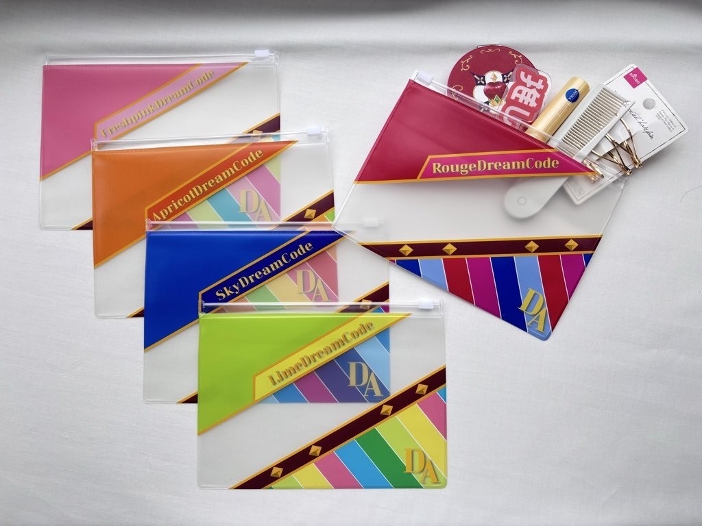 ドリアカスクドレモチーフクリアポーチ