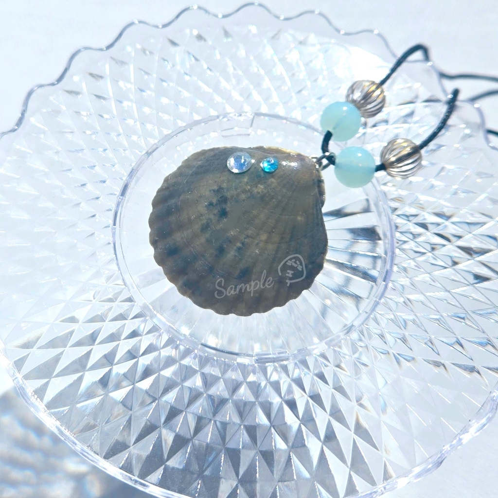 【ハンドメイド】海塗りレジン×貝殻ペンダント