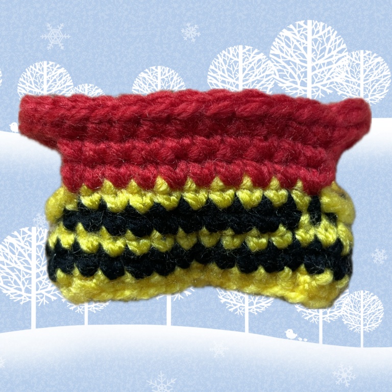 赤鬼のパンツのロンパース