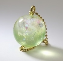 黄緑レジンストラップ