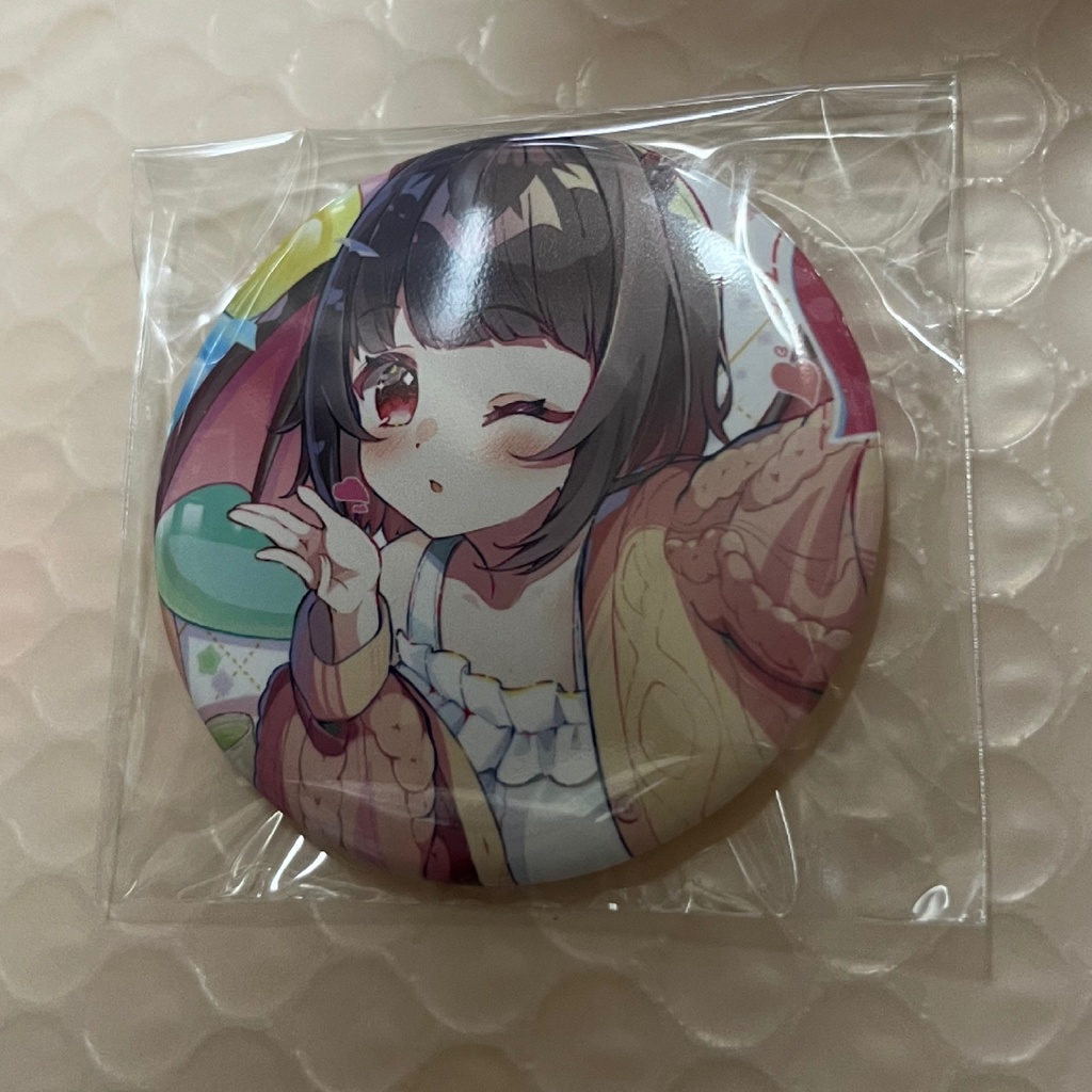 1周年記念缶バッジ