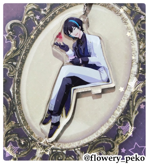 【アクリルスタンドにもなるキーホルダー】