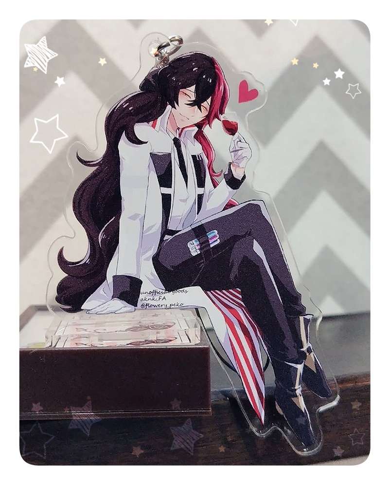 【アクリルスタンドにもなるキーホルダー】