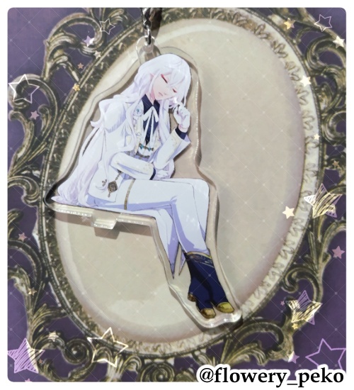 【アクリルスタンドにもなるキーホルダー】