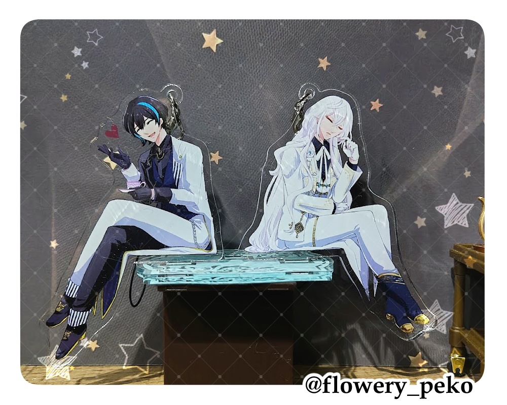 【アクリルスタンドにもなるキーホルダー】