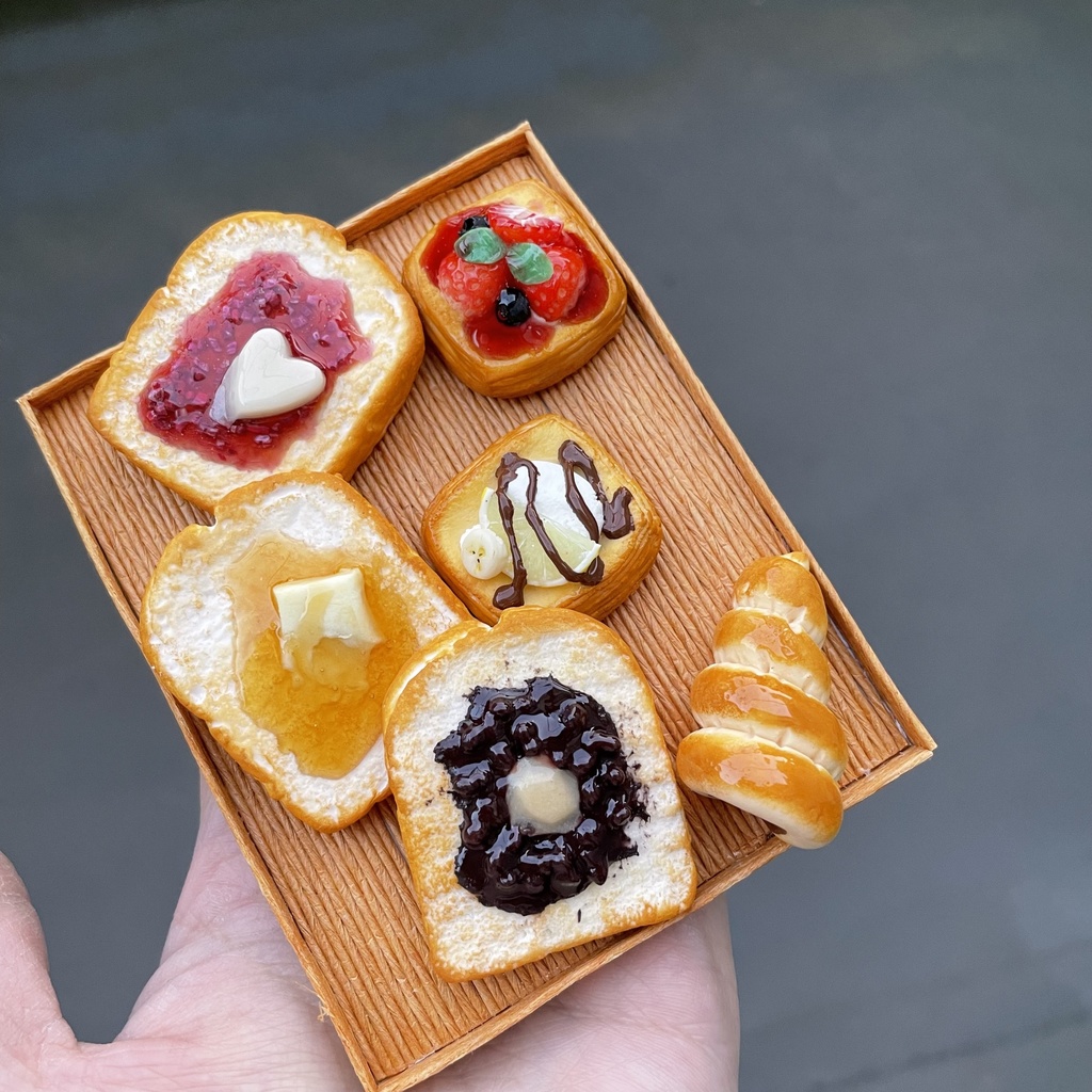 フェイクフード　パン4つセット (500円3つ、1000円1つ)