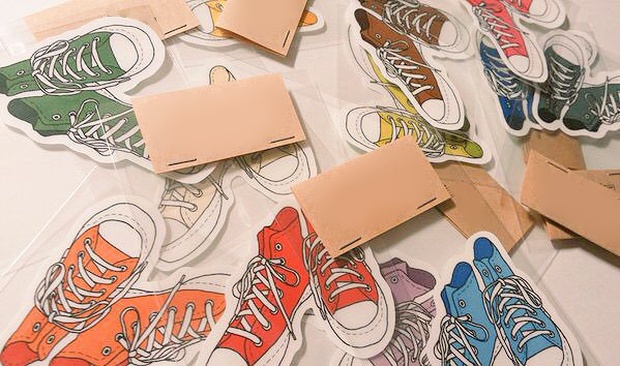 スニーカーステッカー