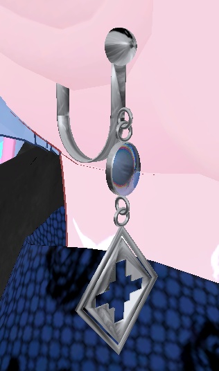 揺れるシルバーピアス