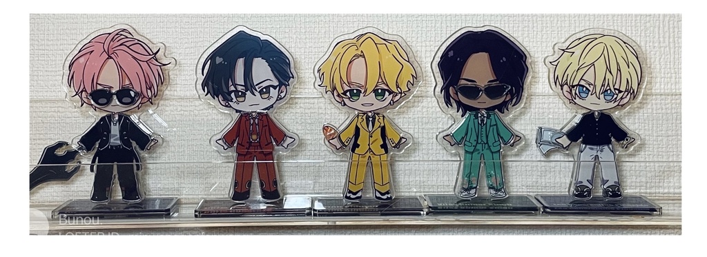 着替えアクリルスタンド