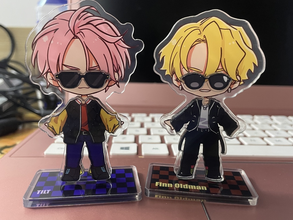 着替えアクリルスタンド