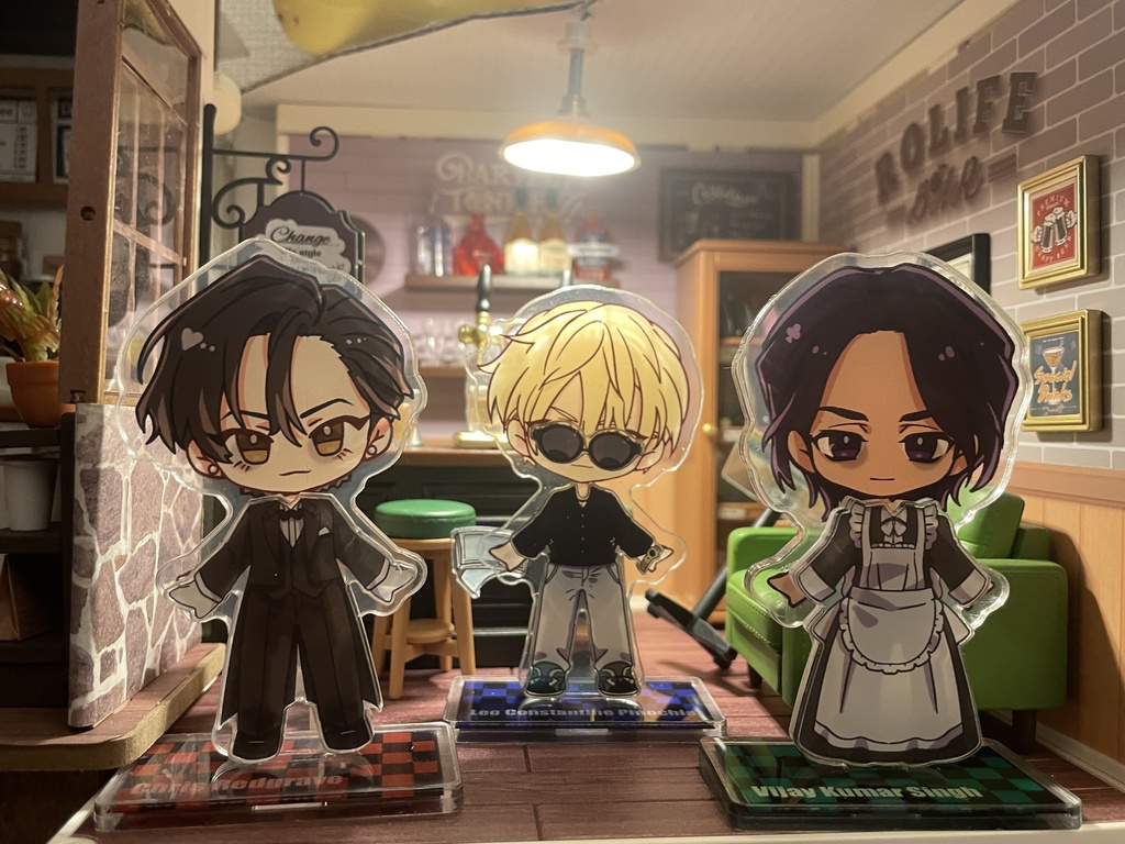 着替えアクリルスタンド