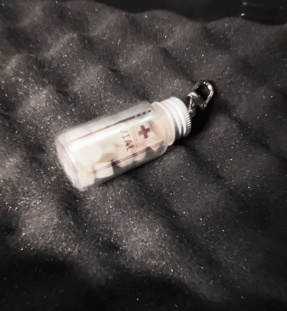 バイアル風ケース(小物、アクセサリー入れ)