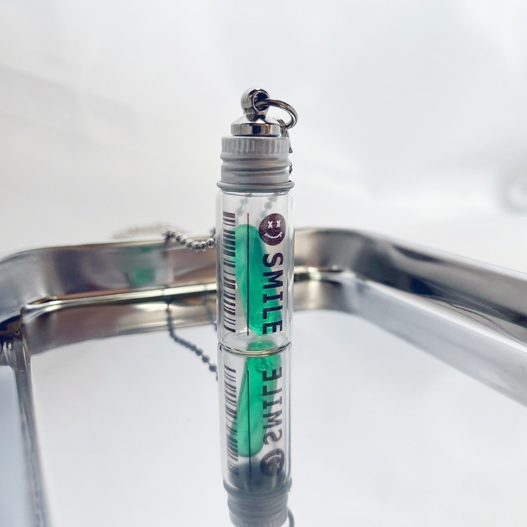 (全8種)錠剤ネックレス 小瓶(クリアグリーン)